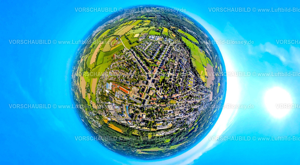 Sprockhoevel240890634Hasslinghausen_GevelsbergerStrasse | Luftbild, Wohngebiet Ortsansicht mit Gevelsberger Straße, hinten Fußballstadion Sportplatz Landringhauser Weg TuS Hasslinghausen 07 e.V., Erdkugel, Fisheye Aufnahme, Fischaugen Aufnahme, 360 Grad Aufnahme, tiny world, little planet, fisheye Bild, Haßlinghausen, Sprockhövel, Ruhrgebiet, Nordrhein-Westfalen, Deutschland