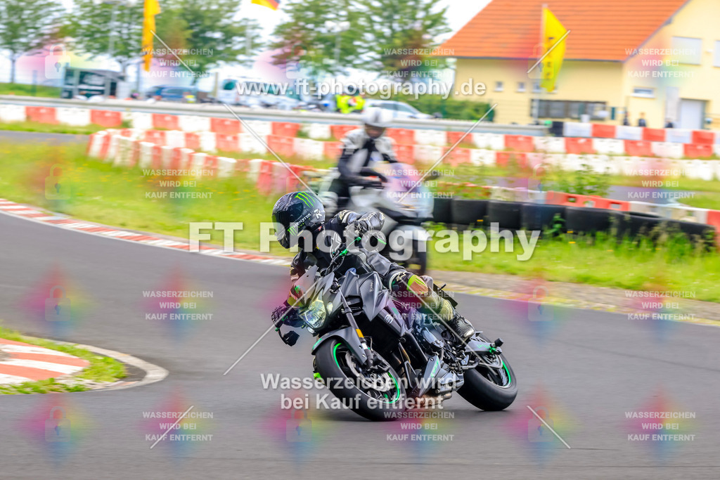 VBK-7781 | Hier findet Ihr Bilder von Touristenfahrten auf der Nürburgring Nordschleife oder von anderen Veranstaltungen die ich besucht habe. Viel Spass beim Durch Schauen 