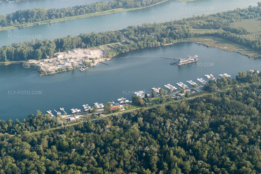 Aerial view: Offendorf, Yacht Club in Herrlisheim in the state Bas-Rhin, France. – Photo: P1000965.jpg taken on 09/15/2014 by Werner Riehm/FLY-FOTO.com – Resolution of the original: 5472 x 3648 px