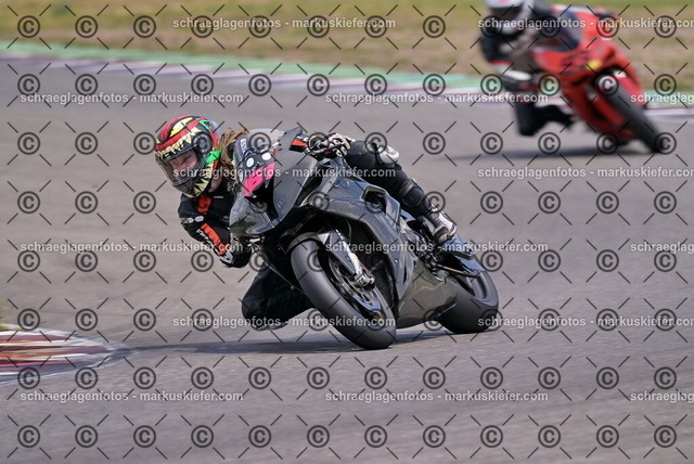 26bt05-1365 | markuskiefer.com - Realisiert mit Pictrs.com