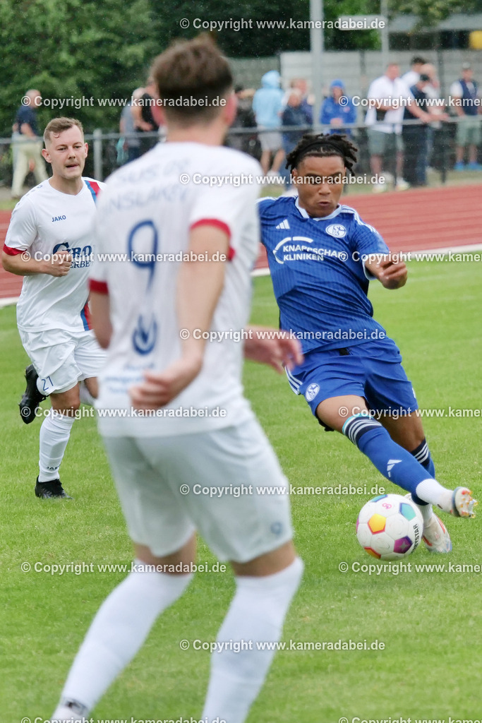 Fußball : Testspiel : SuS 09 Dinslaken - Schalke 04 U 19 am 25.07.2024 | Foto : Jochen Emde / www.kameradabei.de - Realisiert mit Pictrs.com