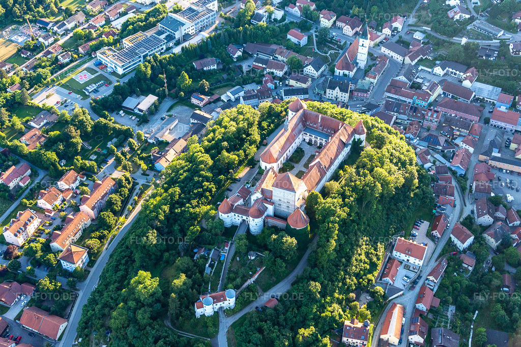 Luftbild: Pro Seniore Schloss Wörth im Ortsteil Hungersdorf in Wörth im Bundesland Bayern in Deutschland. Foto: IMG_133273.jpg vom 03.07.2022 durch Werner Riehm/FLY-FOTO.dePro Seniore |&nbsp;Wörth