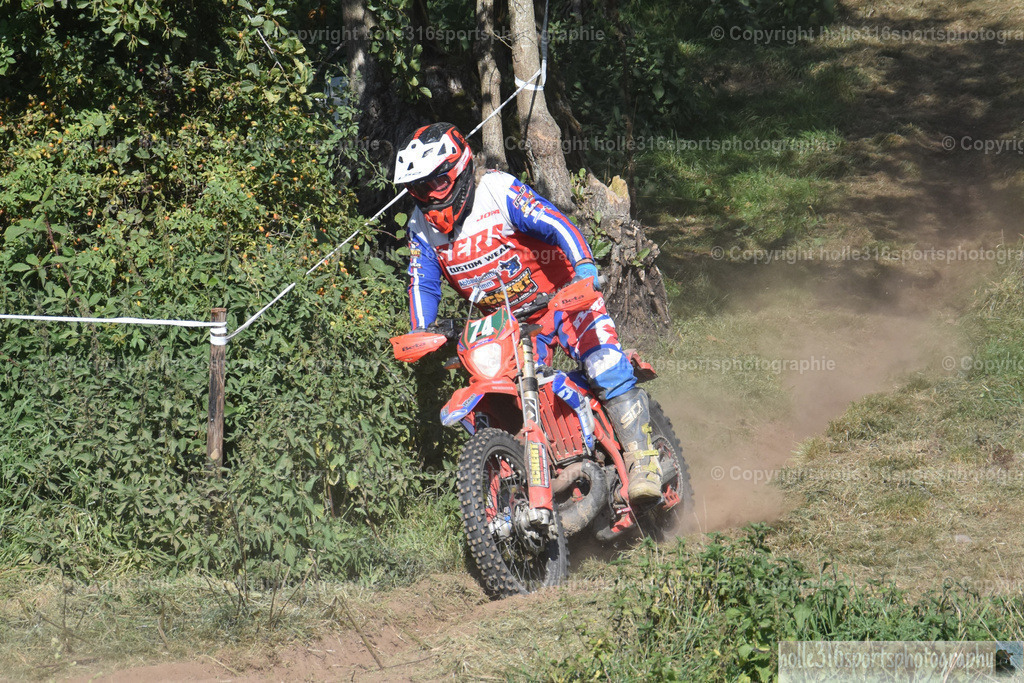 DSC_0153 | Sportfotografie , Motorsport, Motoross, Reitsport, Mointainbike, Enduro,
Landschaft , Outdoor, Eventfotografie, Landschaft, Bilder online bestellen - Realisiert mit Pictrs.com