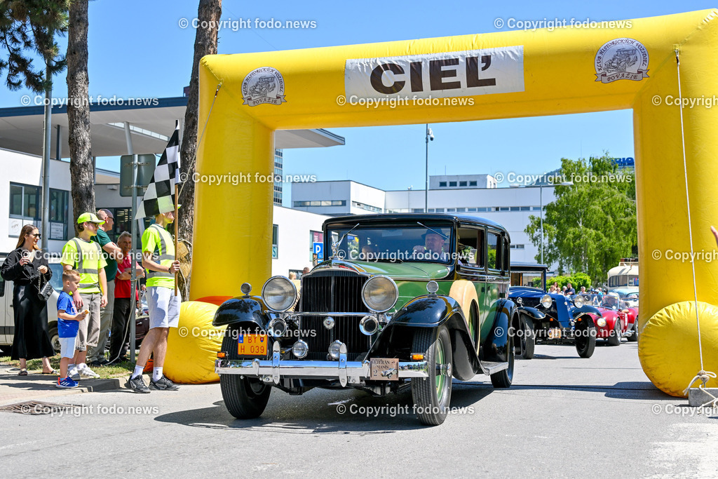 Slowakei_ Povazska Bystrica_ Veteran Tour Manin_ 14.06.2025-191 | 14.06.2025, Slowakei, SVK, Trenciansky kraj, Povazska Bystrica, im Bild Oldtimer Klub, Historische Fahrzeuge, Veteran Tour Manin, Auto, Alt, Besucher, Menschen, Feature, Symbolbild