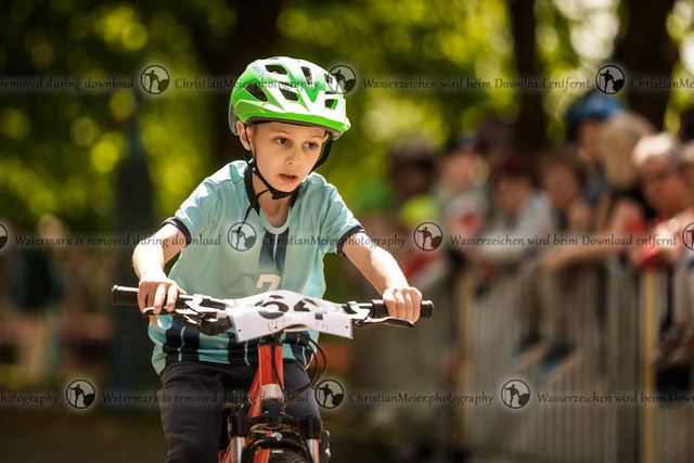 Eierlesen 2026 | Sie wurden bei einem Event oder Sportanlass fotografiert? Hier finden sie ihre Bilder! - Realisiert mit Pictrs.com