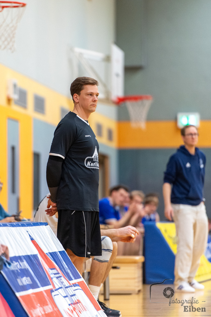 Wattworms Edewecht-Lions Ofenerdiek | Wattworms Edewecht (weiß)-Lions Ofenerdiek (blau) am 22.02.2026 in Edewecht (Heinz-zur-Jührden-Halle); Photo: Philip Eiben 2025 - Realisiert mit Pictrs.com