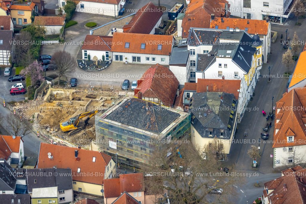 Werl240308143 | Luftbild, Baustelle und Abrissarbeiten am ehemaligen Möbelhaus, Fredrich-Neuschäfer-Ruine, Werl, Nordrhein-Westfalen, Deutschland