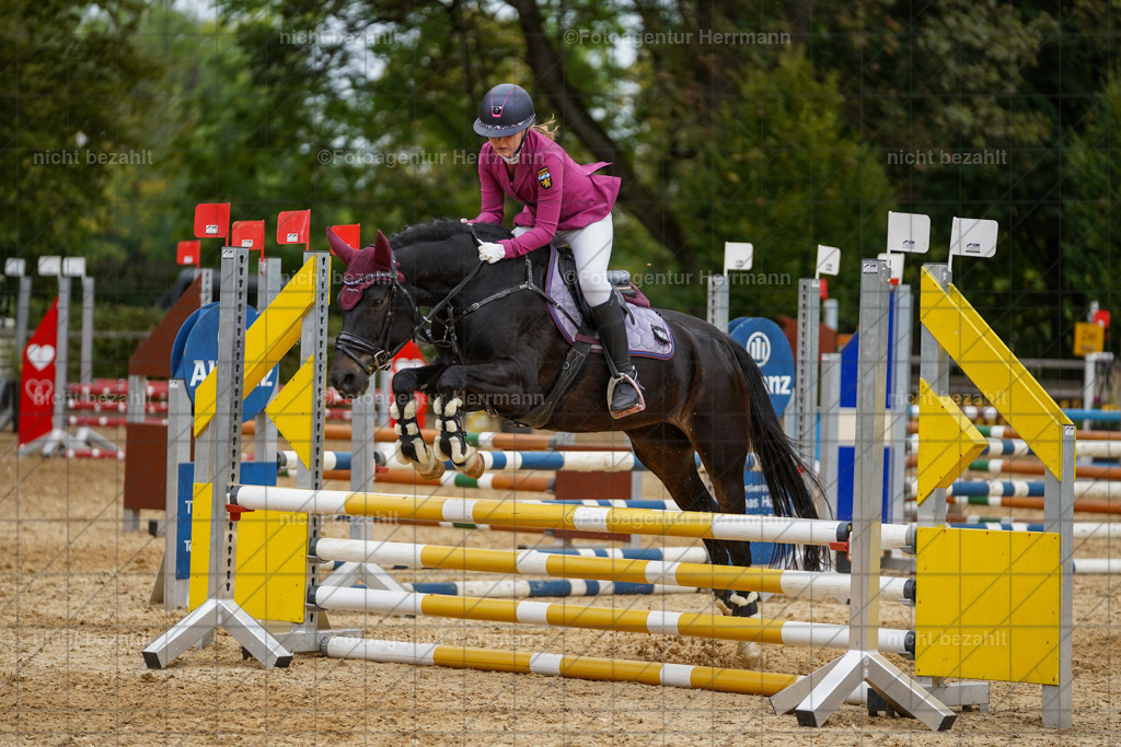 20231008-SN_01341 | Diessen am Ammersee, 2023, Dressur- und Springturnier, Reitsport, Turnierfotografie, Pferdebilder, Reitbilder, Turnierfotografen Bayern, Fotoagentur Herrmann