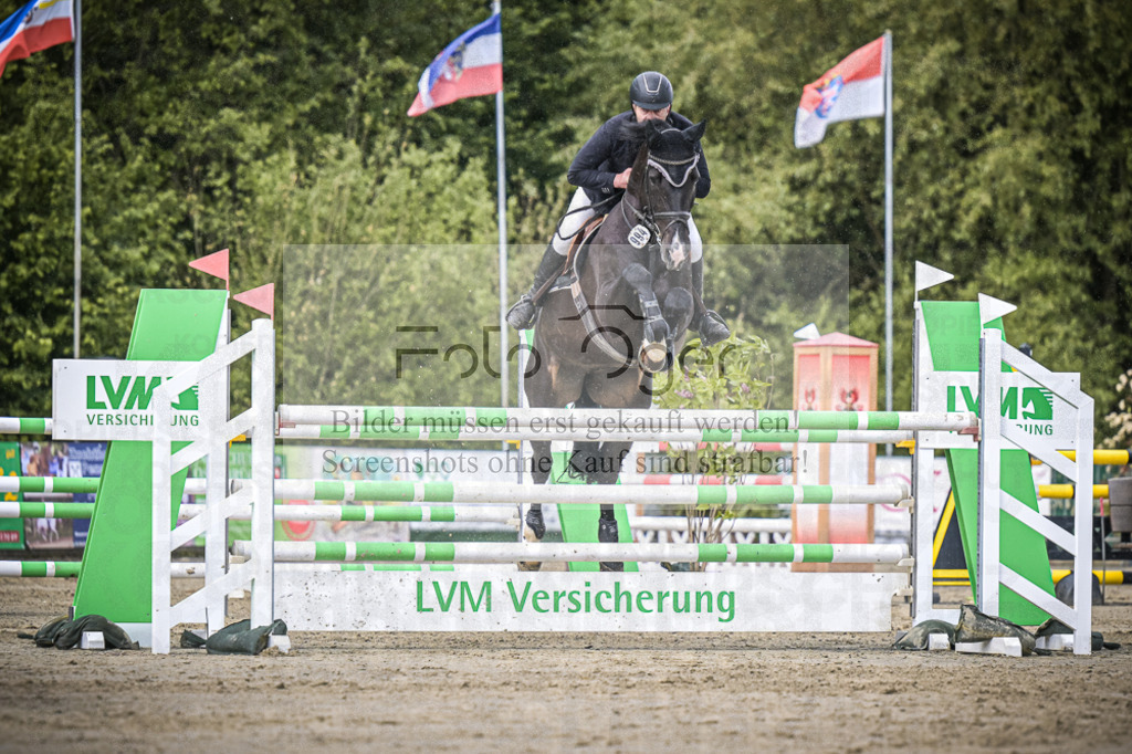 DOS_3832 | Entdecke hochwertige Reitturnierfotos von Foto Oger. Professionell, emotional und authentisch – jetzt Lieblingsmomente im Shop bestellen. - Realisiert mit Pictrs.com