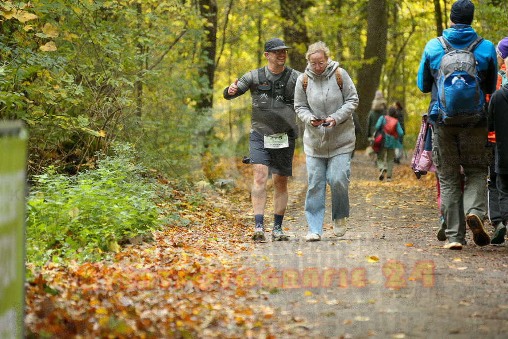 251026_1437_EX1_4176 | Sportfotografie im Rhein-Sieg Kreis, Köln, Bonn, NRW, Rheinland Pfalz, Hessen, etc. Unser Tätigkeitsfeld umfasst den Laufsport vom Volkslauf über den Marathon, Duathlon, Triathon bis zum Ultralauf wie Kölnpfad Ultra oder Schindertrail.