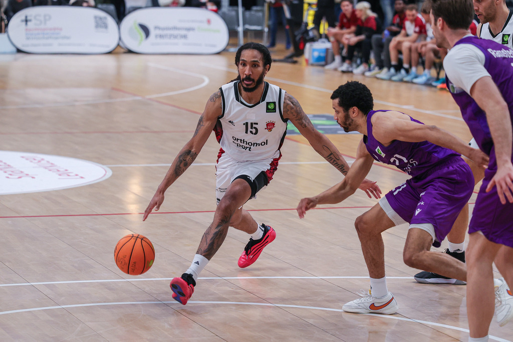 Pro A BAYER GIANTS vs BG Göttingen-122 | Fotos von Basketballspielen aus dem Raum NRW fotografiert von Gero Mueller-Laschet und Daniel Schaefer - Realized with Pictrs.com