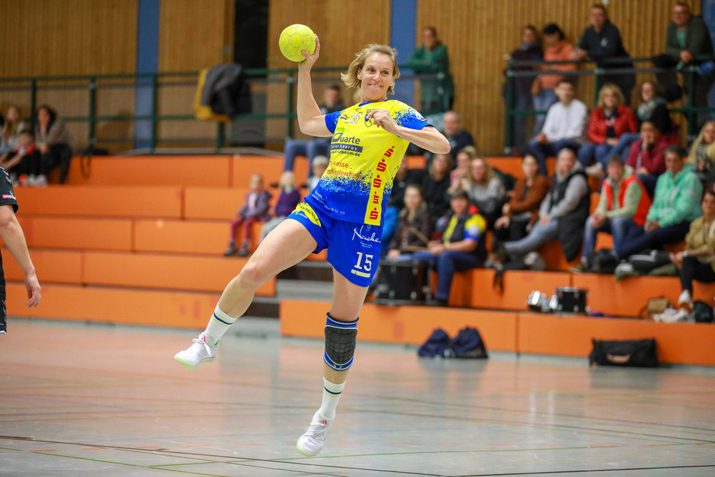 SVN_TvVoerde_021124_088 | Bildergalerie von Sport-Ereignissen aber auch von weiteren spannenden Dingen - nicht nur vom Niederrhein. In Anlehnung an den bekannten Spruch von Hanns Dieter Hüsch heißt das Motto: "Niederrhein ist überall".  - Realisiert mit Pictrs.com