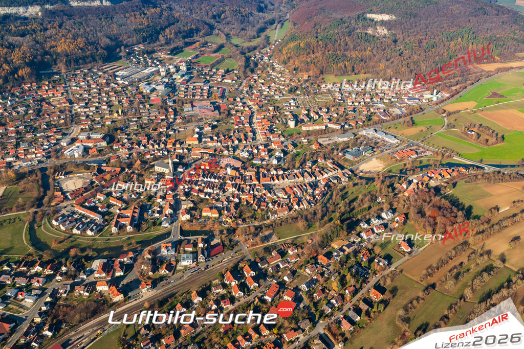 Das Luftbild der Stadt Ebermannstadt wurde 2018 vom Flugzeug heraus erstellt (keine Drohne) Aufnahmehöhe ca.400 Meter- hohe Auflösung für beste Druck-Qualität