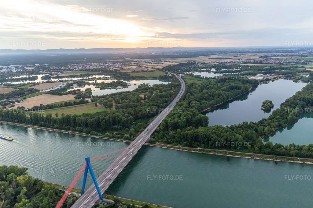 Luftbild: Speyerer Rheinbrücke für die A61 in Hockenheim im Bundesland Baden-Württemberg in Deutschland. Foto: IMG_121070.jpg vom 25.07.2020 durch Werner Riehm/FLY-FOTO.de