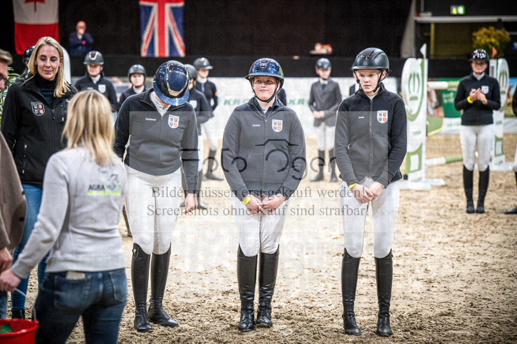 DOS_0076 | Entdecke hochwertige Reitturnierfotos von Foto Oger. Professionell, emotional und authentisch – jetzt Lieblingsmomente im Shop bestellen.Deutschlandweite Turnierfotografie. - Realisiert mit Pictrs.com