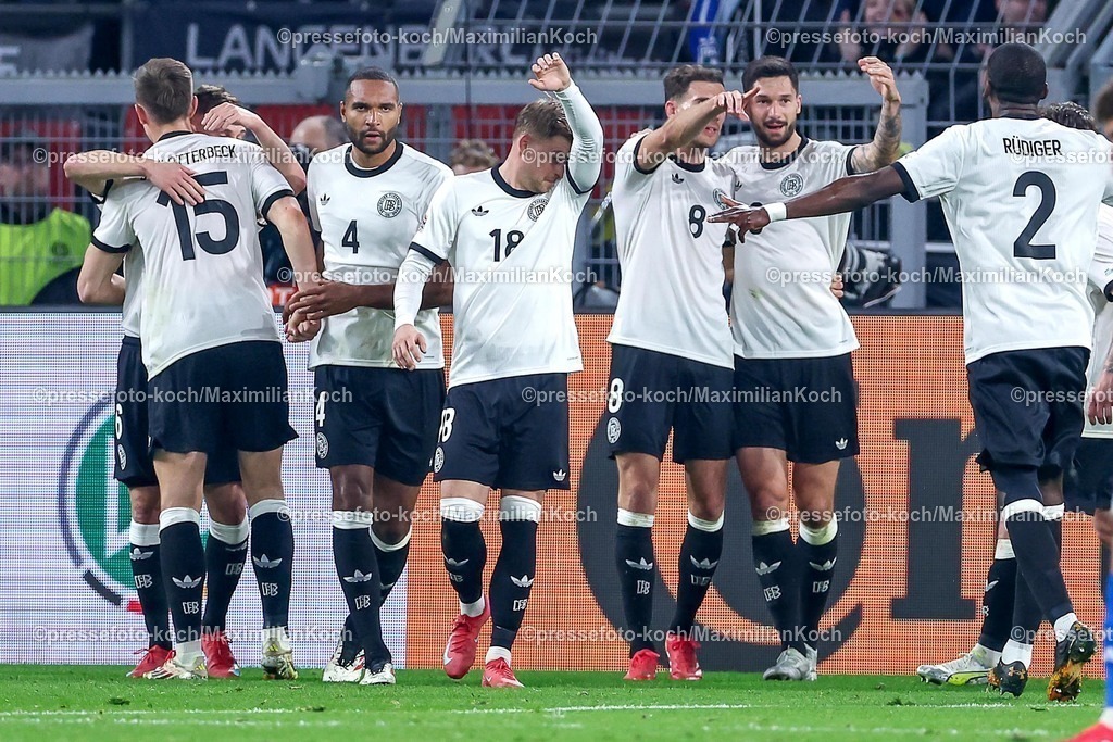 DFB23032501025 | 23.03.2025, Fußball, Viertelfinale UEFA Nations League, Deutschland - Italien, Signal Iduna Park, Saison 2024 2025: Torjubel nach dem Tor zum 1:0 durch Torschütze Joshua Kimmich (GER #06) DFB regulations prohibit any use of photographs as image sequences and or quasi-video.