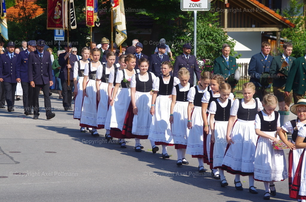 IMGP3176 | fotografiert von Axel PollmannLeonhardi Wallfahrt Benediktbeuern und Murnau, Fronleichnam, Fasching, Landschaft im Loisachtal und Benediktbeuern  - Realisiert mit Pictrs.com