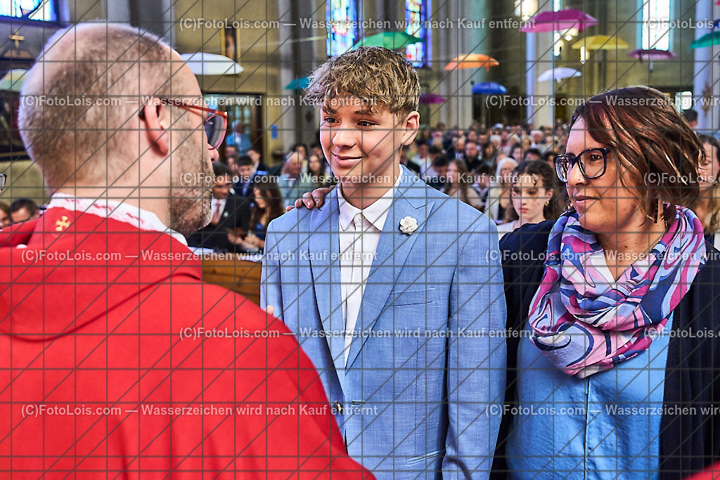 ALP0996_PfarrFirmung Wieselburg_Firmvorgang | (C)FotoLois.com, Alois Spandl, Firmung in der Pfarrkirche Wieselburg mit Generalvikar Dr. Christoph Weiss, Dechant Pfarrer Daniel Kostrzycki und Monignore Franz Dammerer, Sa 15. Juni 2024.