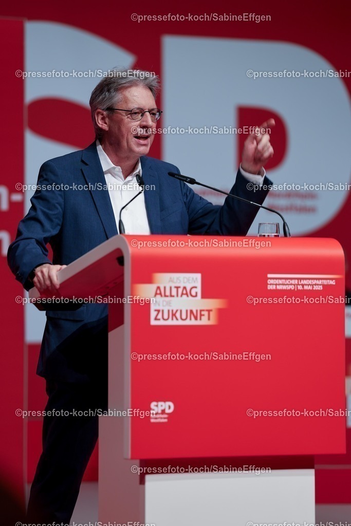 xSEF10052501050 | 10.05.2025, xsefx, Landesvorsitzender Achim Post auf dem Landesparteittag der NREWSPD 2025 mit dem Motto -Aus dem Alltag in die Zukunft- in der Mercatorhalle Duisburg im City Palais