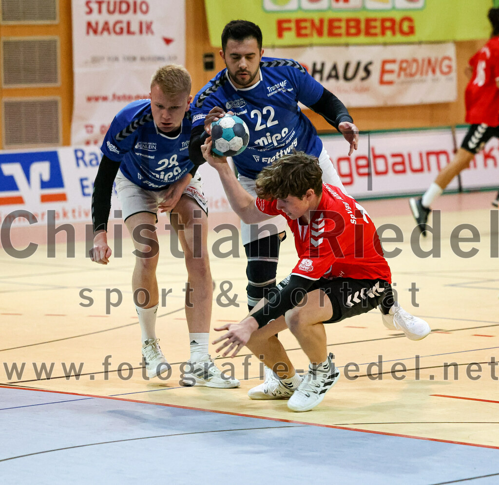 2022-11-19_013_SpVgg_Altenerding_gegen_TG_Landshut_II | Erding, Deutschland, 19.11.2022:
Handball, Bezirksoberliga Männer 2022 / 2023, 9. Spieltag, SpVgg Altenerding gegen TG Landshut II, Endergebnis: 33:31

Tom Baumhardt (TG Landshut, #28), Enis Kabashi (TG Landshut, #22), Tim Steininger (SpVgg Altenerding, #10)


Foto: Christian Riedel / fotografie-riedel.net