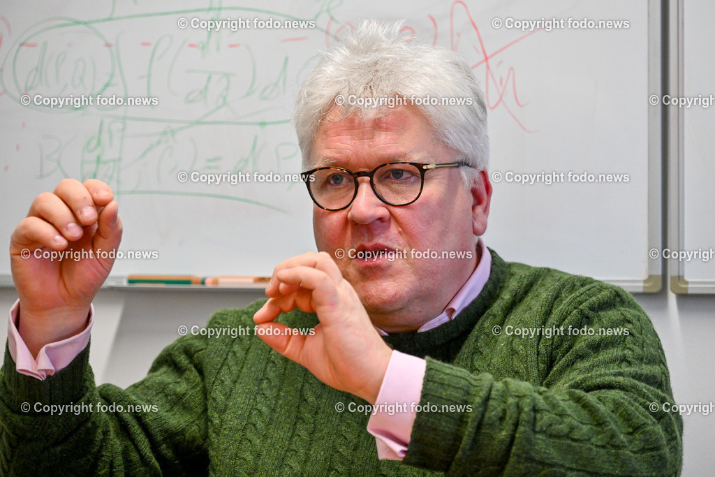 Sepp Hochreiter_ JKU-Institut fuer Machine Learning_ 09.02.2024-36 | 09.02.2024, Johannes Kepler Universitaet Linz, AUT, JKU, Johannes Kepler Universitaet Linz, im Bild Sepp Hochreiter (JKU, Leitung Institut fuer Machine Learning)