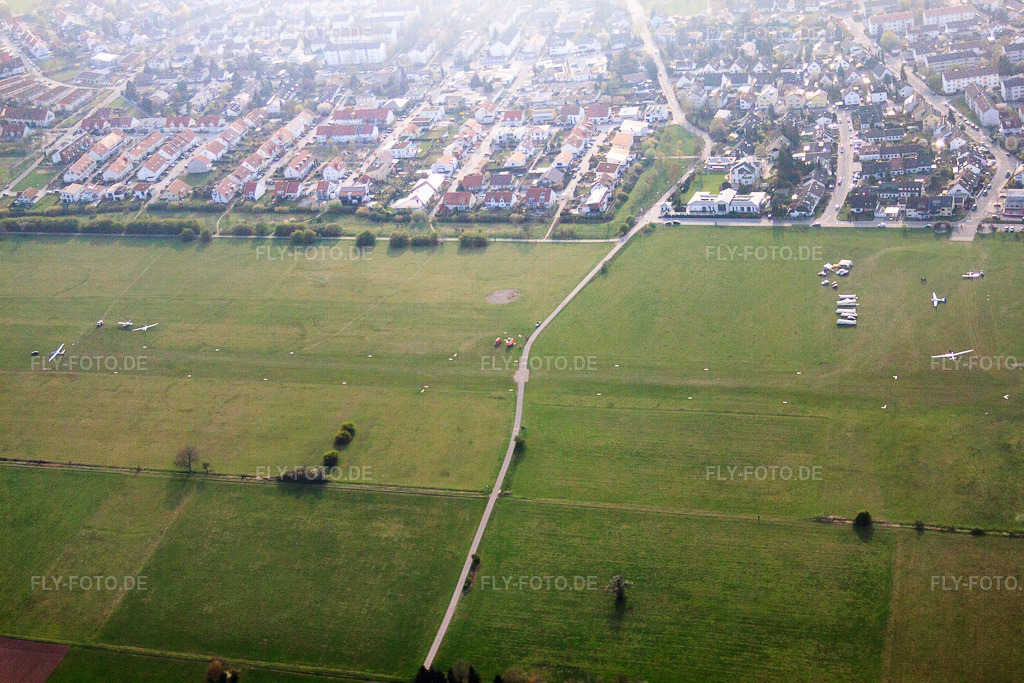 Luftbild: Walldorfer Segelflugplatz in Walldorf im Bundesland Baden-Württemberg in Deutschland. Foto: IMG_49434.jpg vom 06.04.2012 durch Werner Riehm/FLY-FOTO.deaeroclub-walldorf.de