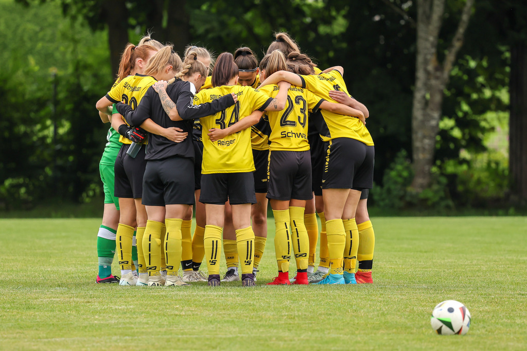 Fußball I FRAUEN I Saison 2025-2026 I Freundschaftsspiel I SGM Ebnat-Waldhausen - 1FC Heidenheim 1846 2 I_250823_1438 | Fotopresso – Sportfotografie in Heidenheim & Umgebung. Professionelle Sportfotografie für unvergessliche Momente. Dynamische Action-Shots, emotionale Szenen & hochwertige Bilder. - Realisiert mit Pictrs.com