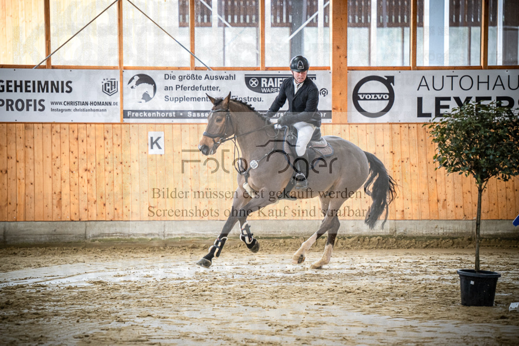 DOS_0381 | Entdecke hochwertige Reitturnierfotos von Foto Oger. Professionell, emotional und authentisch – jetzt Lieblingsmomente im Shop bestellen.Deutschlandweite Turnierfotografie. - Realisiert mit Pictrs.com