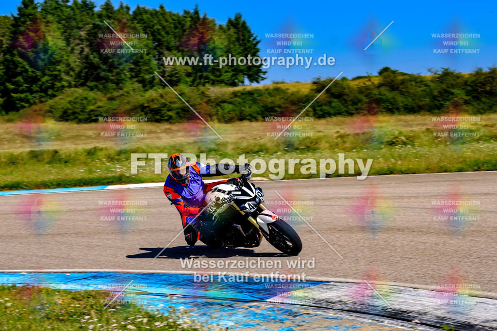 049-2888 | Hier findet Ihr Bilder von Touristenfahrten auf der Nürburgring Nordschleife oder von anderen Veranstaltungen die ich besucht habe. Viel Spass beim Durch Schauen 