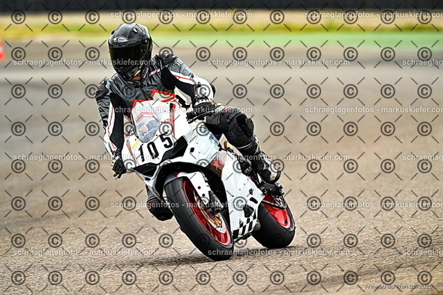 25bt02-0019 | markuskiefer.com - Realisiert mit Pictrs.com