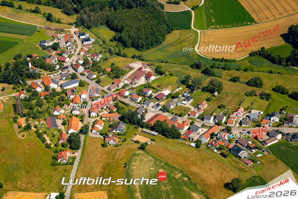 Das Luftbild zeigt : Rohrbach Friedberg - Die Luftaufnahme wurde 2024 vom UL-Flugzeug aus erstellt ( keine Drohne ) - Hochauflösende Luftaufnahme - Für grossformatige Ausdrucke geeignet. Die Geschenkidee !Mit Lizenz und Bildrechte bestellbar