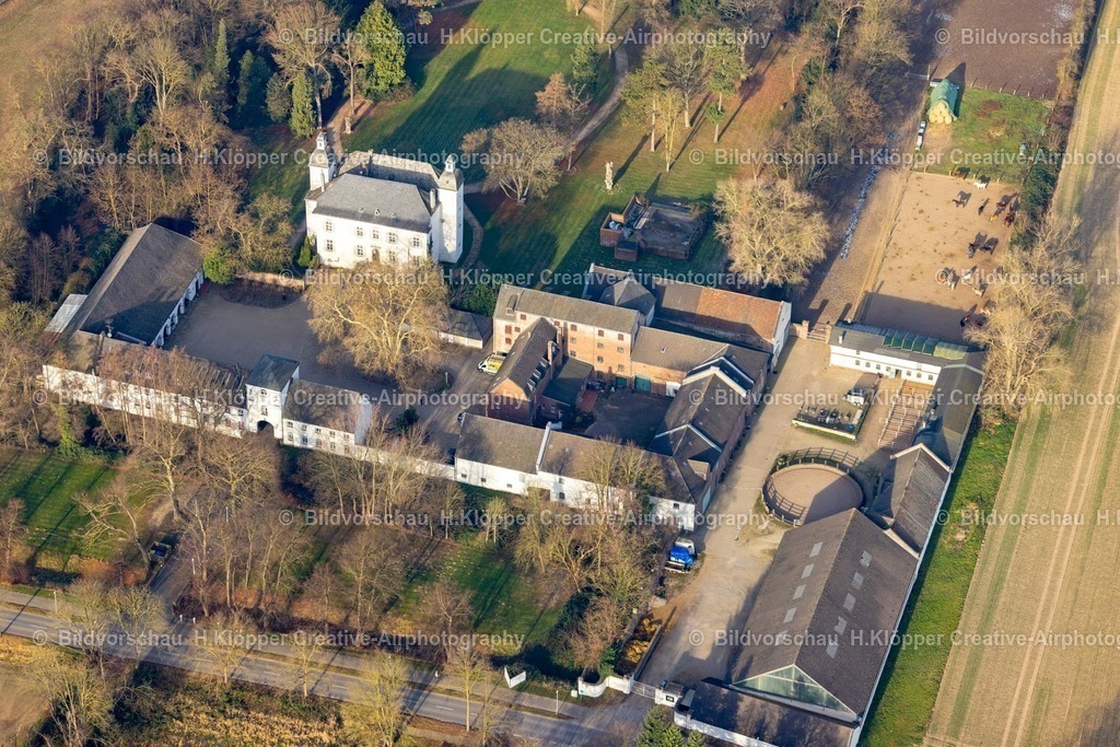 Luftbild Moers-8250 | Luftbildfotografie Luftbild Palais des Schloss " Schloss Lauersfort " an der Straße Torallee im Ortsteil Kapellen in Moers i - Realisiert mit Pictrs.com