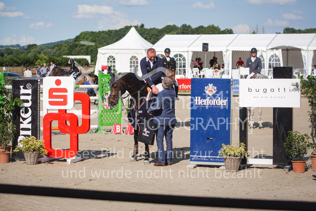 220611_LüPfSpTa_GroßerPreis-687 | Lützower Pferdesporttage
Springprfg.Kl.S m.St.**
Großer Preis
11.06.2022