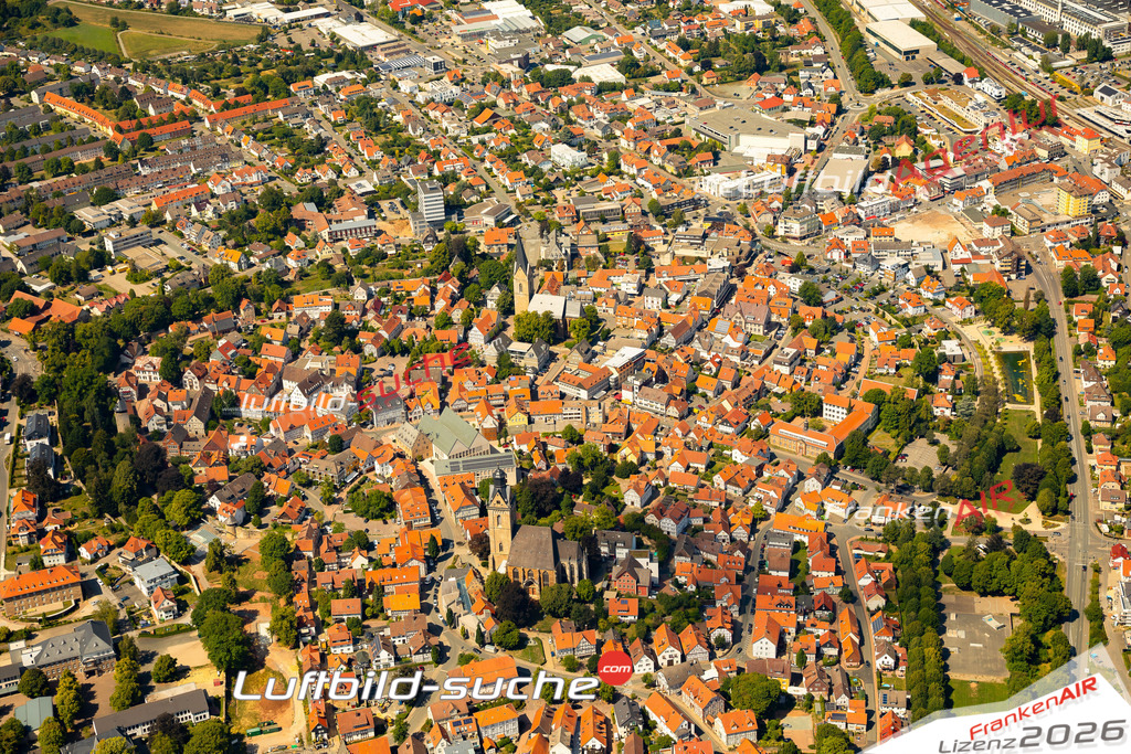 Das Luftbild der Stadt Korbach wurde 2022 vom Flugzeug heraus erstellt (keine Drohnen-Aufnahmen) Aufnahmehöhe ca.450 Meter- hohe Bildauflösung und Druck-Qualität. Garantiert!