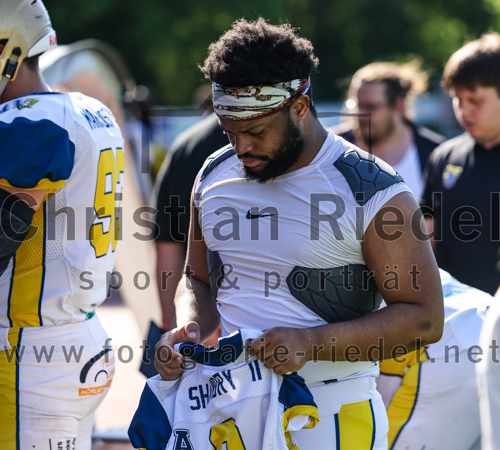 2022-05-14_022_Erding_Bulls_gegen_Munich_Cowboys_2 | Erding, Deutschland, 14.05.2022:
Fußball, Regionalliga 2022, 3. Spieltag, Erding Bulls gegen Munich Cowboys 2, Endergebnis: 20:30

Terrence Shambry II (Erding Bulls, #8)

Foto: Christian Riedel / fotografie-riedel.net