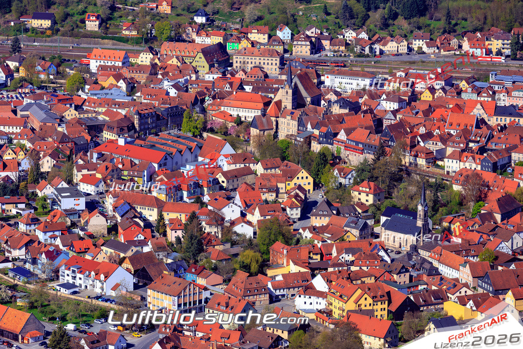 Die Luftaufnahme der Stadt Kronach wurde 2017 vom Flugzeug heraus erstellt ( keine Drohne )- hohe Auflösung für beste Qualität