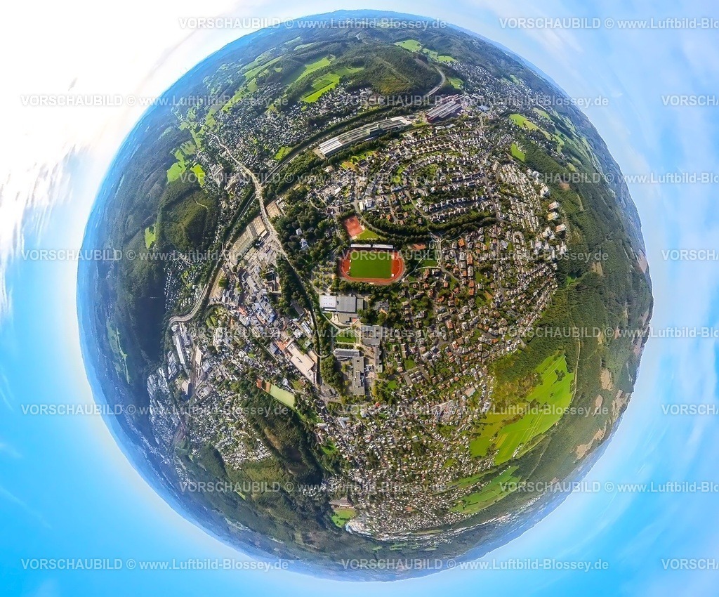 Kreuztal230990389Ernsdorf | Luftbild, Ortsansicht Ortsteil Ernsdorf, Sportplatz Stadion Stählerwiese, Erdkugel, Fisheye Aufnahme, Fischaugen Aufnahme, 360 Grad Aufnahme, tiny world, Kreuztal, Sauerland, Nordrhein-Westfalen, Deutschland