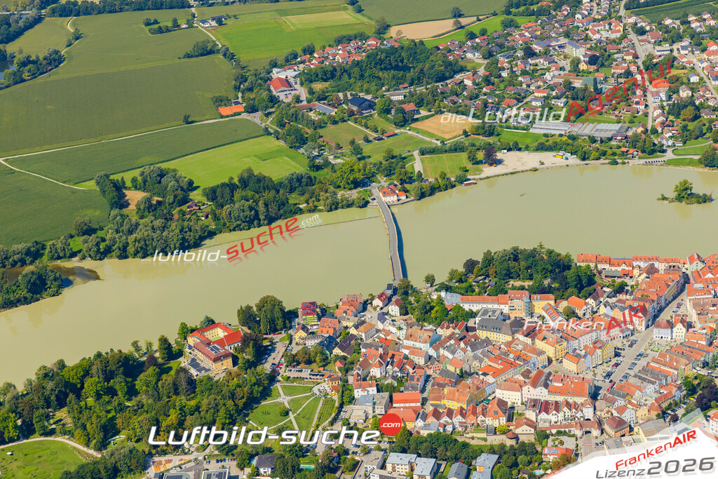 Luftaufnahme der Stadt Schärding - Die Luftaufnahme wurde 2025 vom UL-Flugzeug heraus erstellt ( keine Drohne ) - Hochauflösende Luftaufnahme - für professionelle Ausdrucke geeignet. Die Geschenkidee !Mit Lizenz und Bildrechte bestellbar