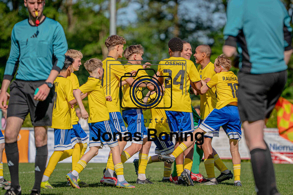 Fußball I C-Junioren I Saison 2025-2026 I Pfingsturnier Langförden I 16257 | jns.sportfotos - Realisiert mit Pictrs.com