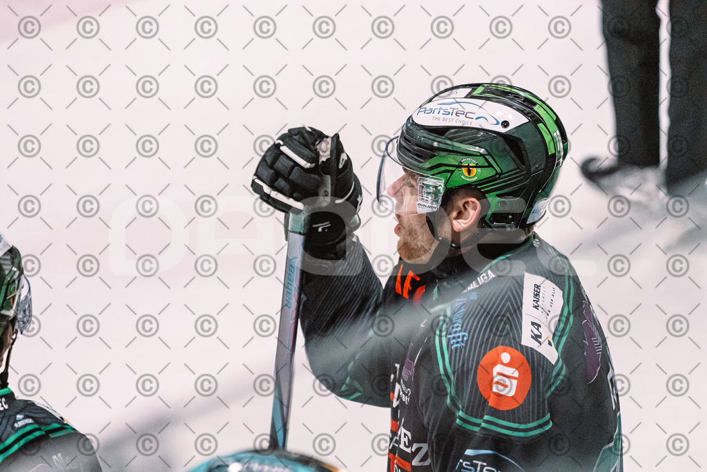 Alligators_vs_Peiting_04_01_2026-024 | Höchstadt Alligators Fotogalerie: Eishockey-Action aus Franken. Professionelle Spielfotos, Portraits & Stadionbilder zum Download. Jetzt entdecken! - Realisiert mit Pictrs.com