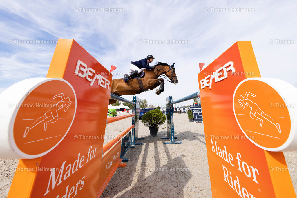 63 Darling de L _Angevine ((FRA)_ Mathieu Billot_161 | 63 Darling de L´Angevine ((FRA), Mathieu Billot beim CSI Azelhof 2022 am 04.09.22 in Lier, Azelhof