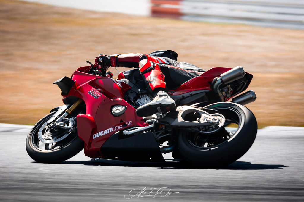Ducati Trackday Hockenheimring 2026 | Entdecken Sie die faszinierende Welt von Alexander Tschuncky Arts: Kreative Fotografie, atemberaubende Automobilkunst und hochwertiger Bilderdruck. Lassen Sie sich inspirieren! - Realisiert mit Pictrs.com