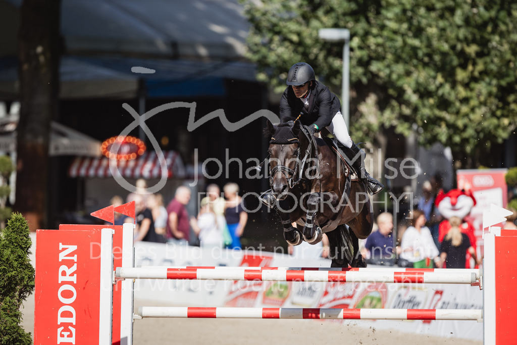 230910_OWLCh_GroßerPreis-637 | Deine schönsten Turniermomente als professionelle Fotos! Entdecke hochwertige Pferdesport-Fotografie im Online-Shop. Jetzt Fotos finden & bestellen!