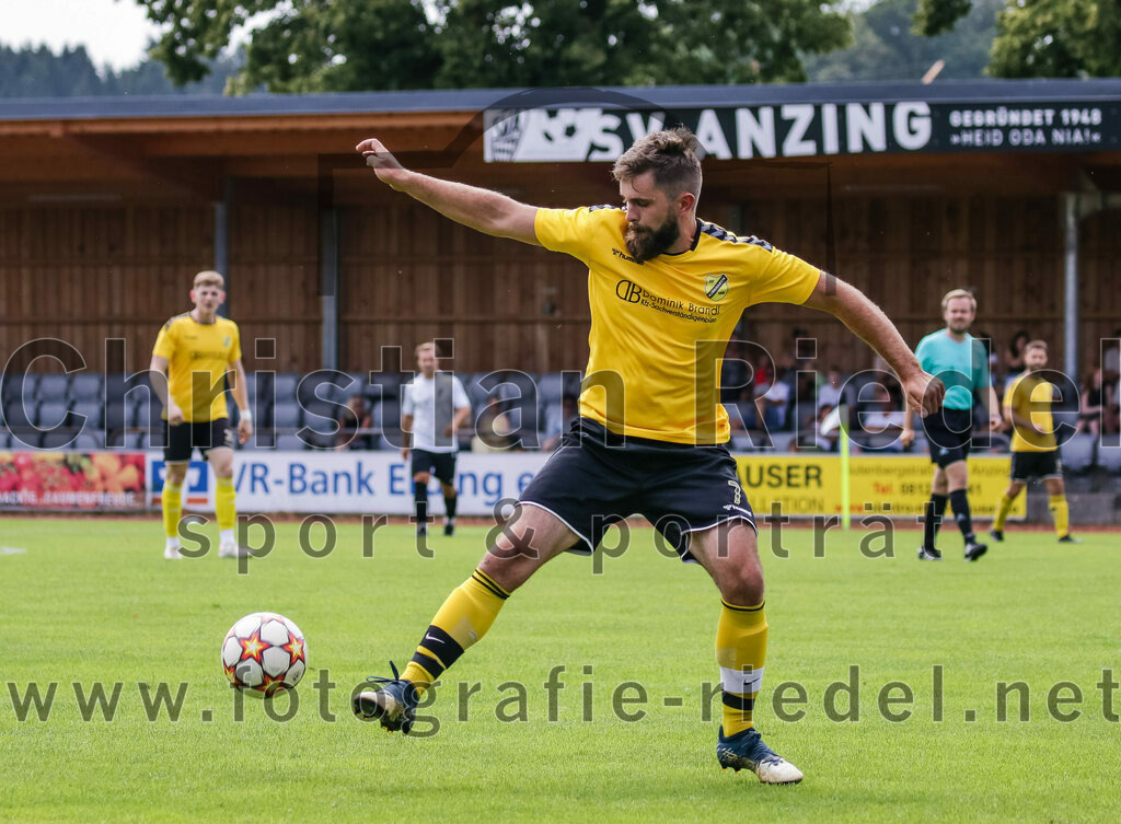 2023-07-23_020_SV_Anzing_gegen_SC_Kirchasch | Anzing, Deutschland, 23.07.2023:
Fußball, Kreisliga 2023 / 2024, Testspiel, SV Anzing gegen SC Kirchasch, Endergebnis: 5:1

Igor Thomas (SC Kirchasch, #7)

Foto: Christian Riedel / fotografie-riedel.net