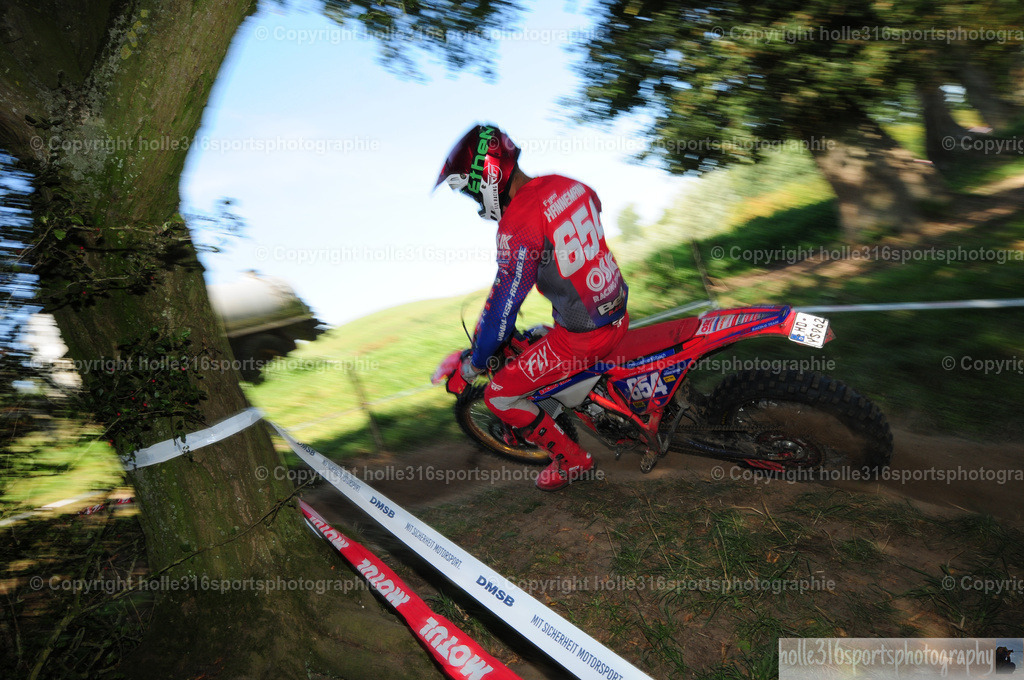 DSC_5495 | Sportfotografie , Motorsport, Motoross, Reitsport, Mointainbike, Enduro,
Landschaft , Outdoor, Eventfotografie, Landschaft, Bilder online bestellen - Realisiert mit Pictrs.com