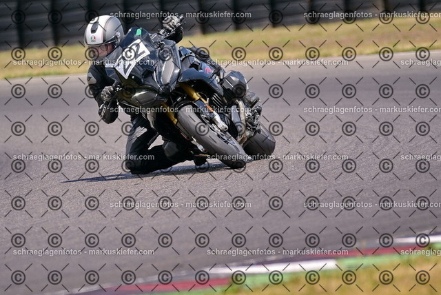 26bt05-1548 | markuskiefer.com - Realisiert mit Pictrs.com