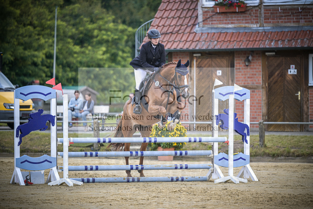 DOS_3078 | Entdecke hochwertige Reitturnierfotos von Foto Oger. Professionell, emotional und authentisch – jetzt Lieblingsmomente im Shop bestellen.Deutschlandweite Turnierfotografie. - Realisiert mit Pictrs.com