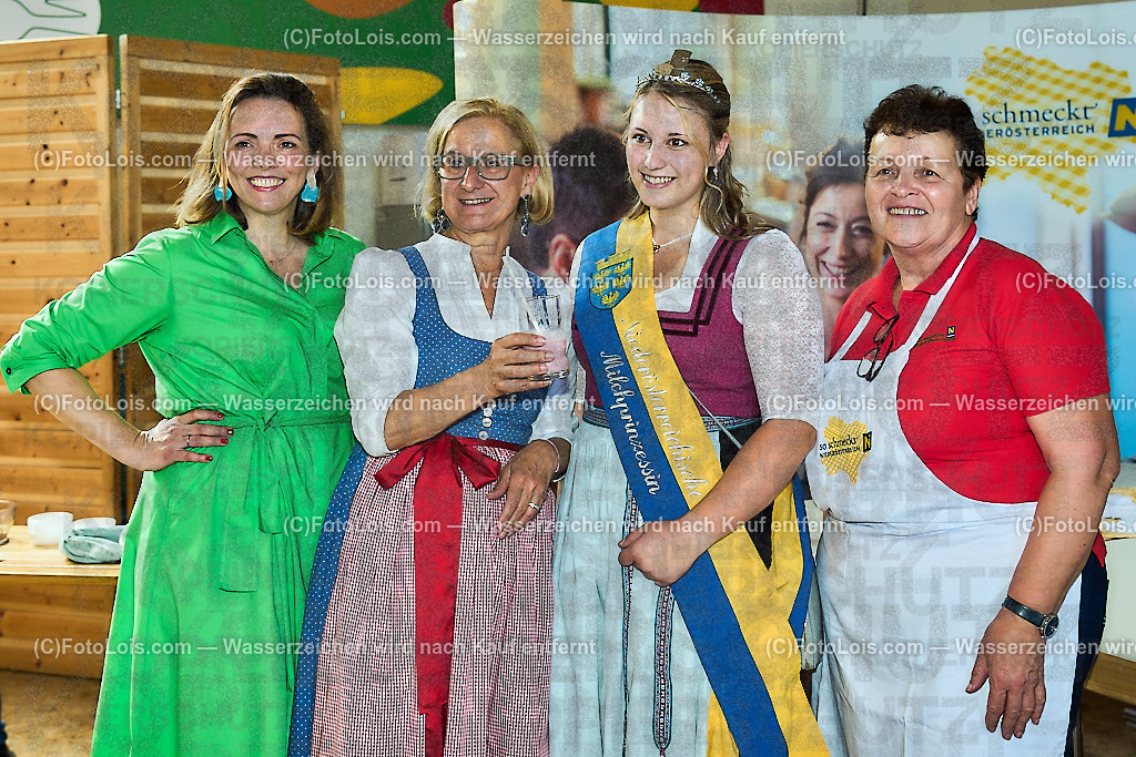 ALP9545_MESSE_LAND-FORST-JAGD_Wieselburg_Milchprinzessin | (C)FotoLois.com, Alois Spandl, WIESELBURGER MESSE LAND-FORST-JAGD, Eröffnung mit Messerundgang mit BM Norbert Totschnig, LH Johanna Mickl-Leitner, LH-Stv. Stephan Pernkopf, LLK Johannes Schmuckenschlager, GF Marion Heim, Hannes Heindl, Bgm. Josef Leitner, Bgm. Franz Rafetseder, ..., Do 6. Juni 2024.