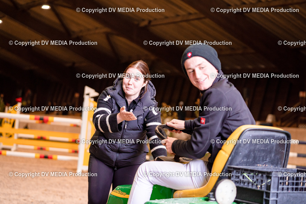 Springen Tag 1-733 | dv-media-shop - Realisiert mit Pictrs.com