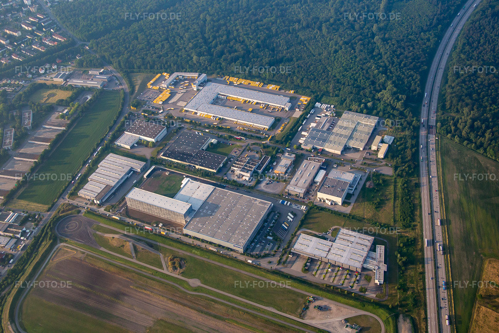 Luftbild: Deutsch Post NL Betrieb Karlsruhe in Bruchsal im Bundesland Baden-Württemberg in Deutschland. Foto: IMG_080443.jpg vom 12.06.2015 durch Werner Riehm/FLY-FOTO.de